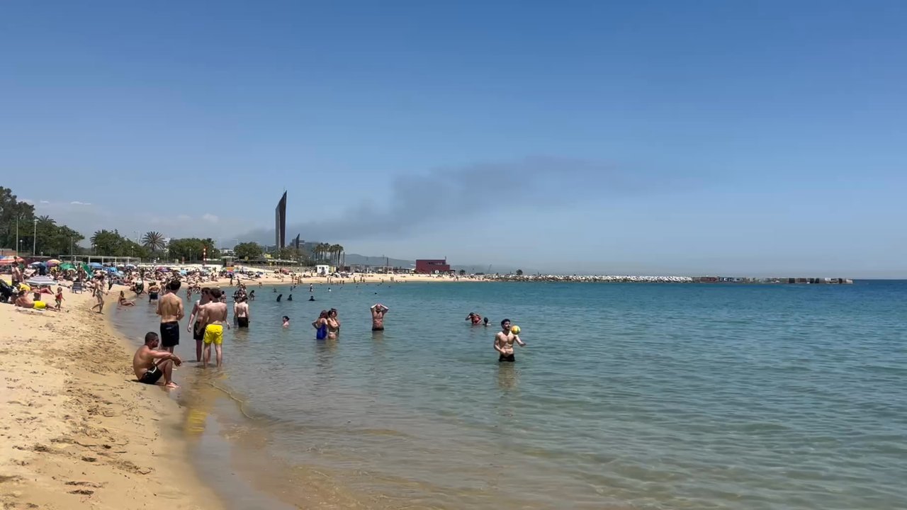 Platja de Nova Icaria - Beaches Near Me - Barcelona, B