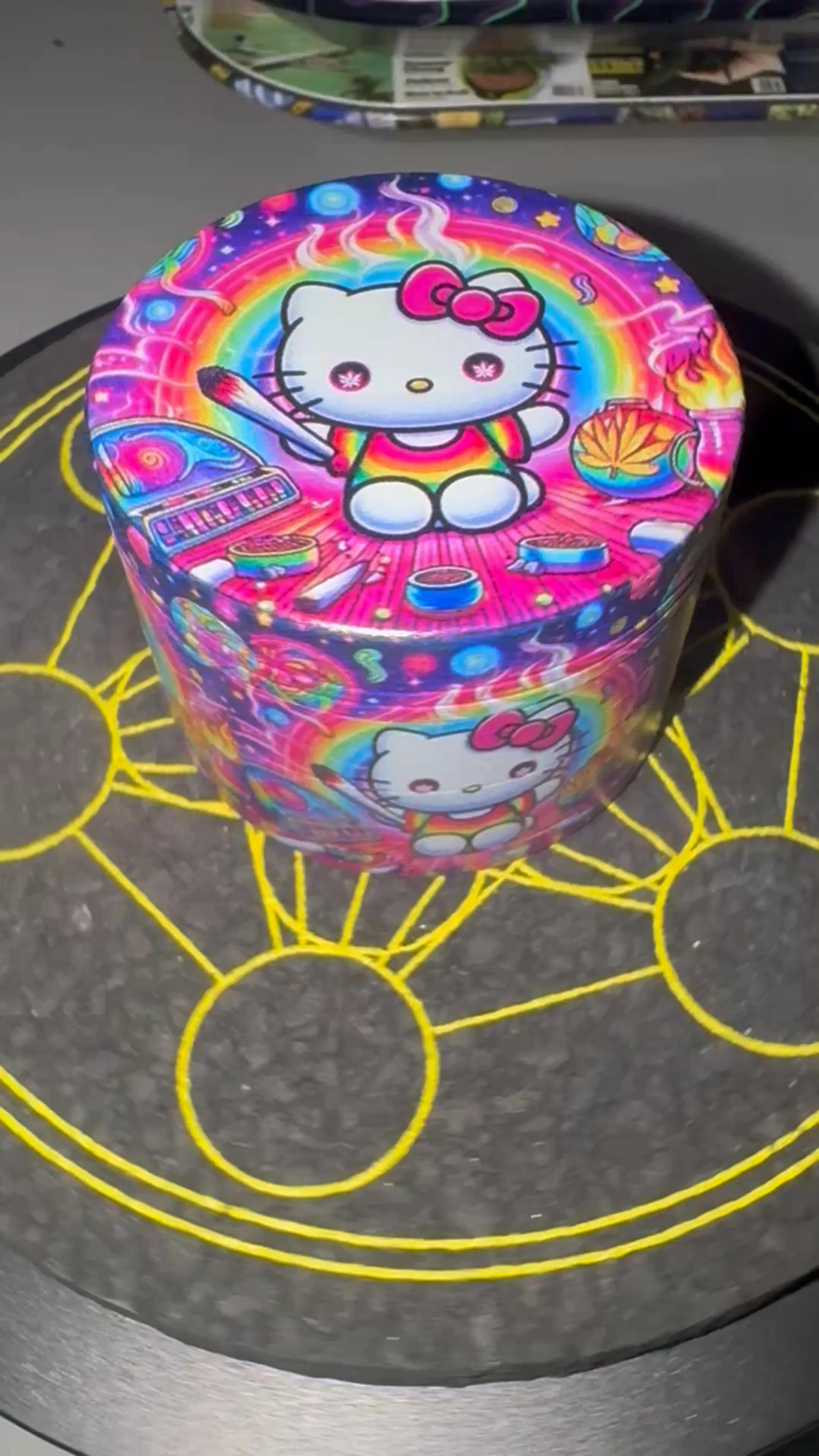Preview pic of Hello Kitty Grinder