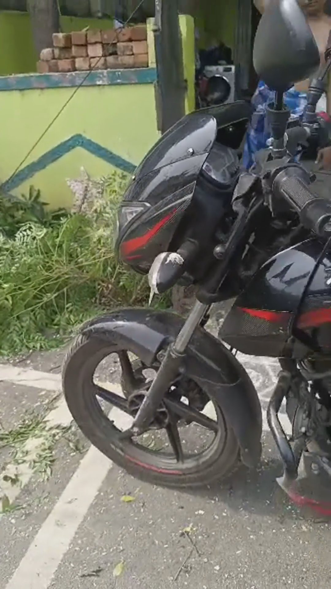Walk-around video thumbnail