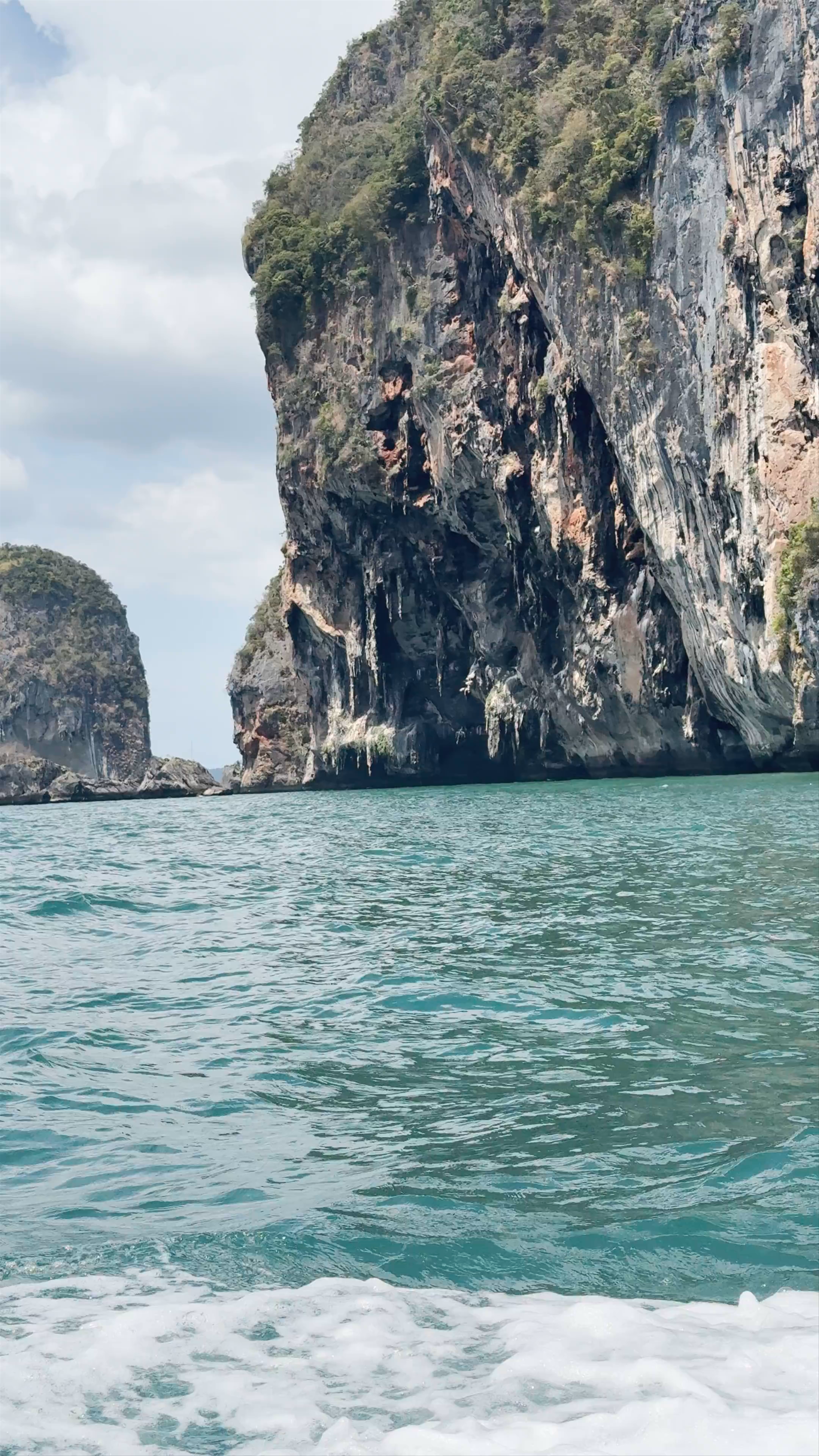 Exploring the Stunning Limestone Cliffs and Sea Views of Ko Nang, Thailand