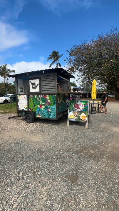 Rockas Bing - Cart view and seating area - Food Trucks Near Me - Laie, Hawaii