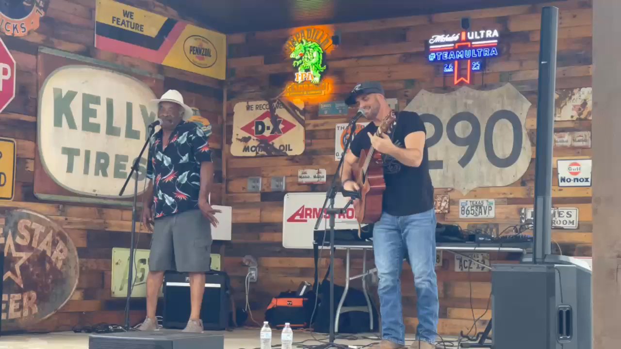 Millie’s On Main - Bars Near Me - Elgin, Texas