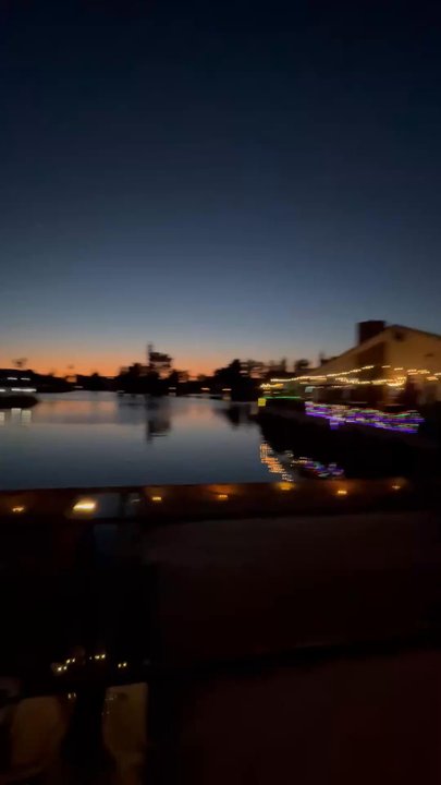 Pier 54 - Ambiance - New American Near Me - Tempe, Arizona