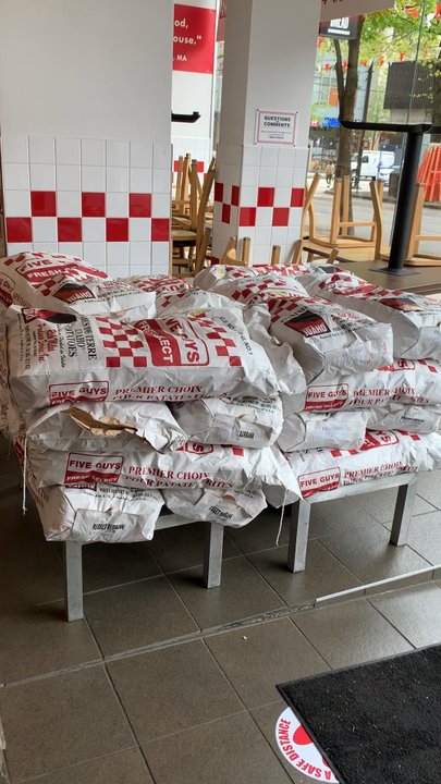 Five Guys - Current scene due to Covid-19 - Burgers Near Me - Vancouver, British Columbia