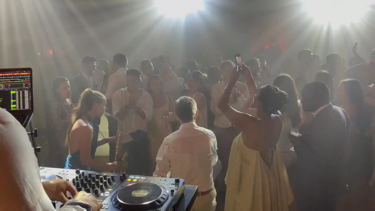 The Beat Chiefs - DJ & Sax Set - video