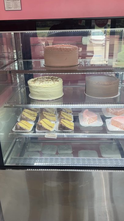 Janwiches Grill - Dessert case. - Sandwiches Near Me - Grovetown, Georgia