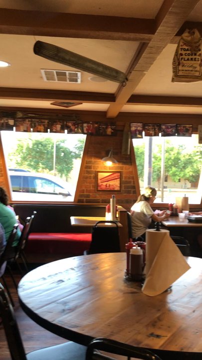 Ray's BBQ - Panoramic view of the inside - Barbeque Near Me - Norman, Oklahoma