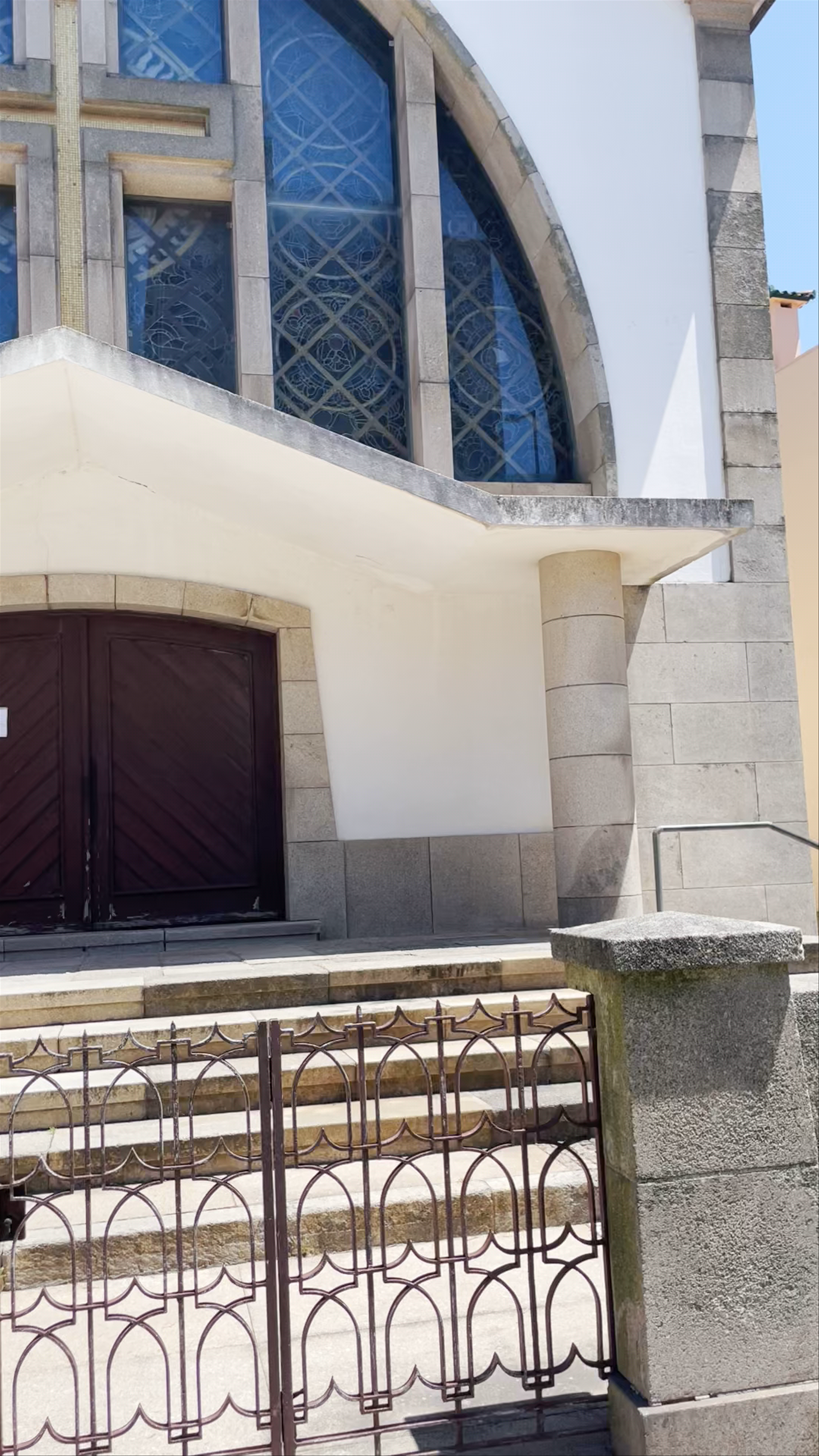 Capela de Santo Amaro: A Serene Architectural Gem in Matosinhos