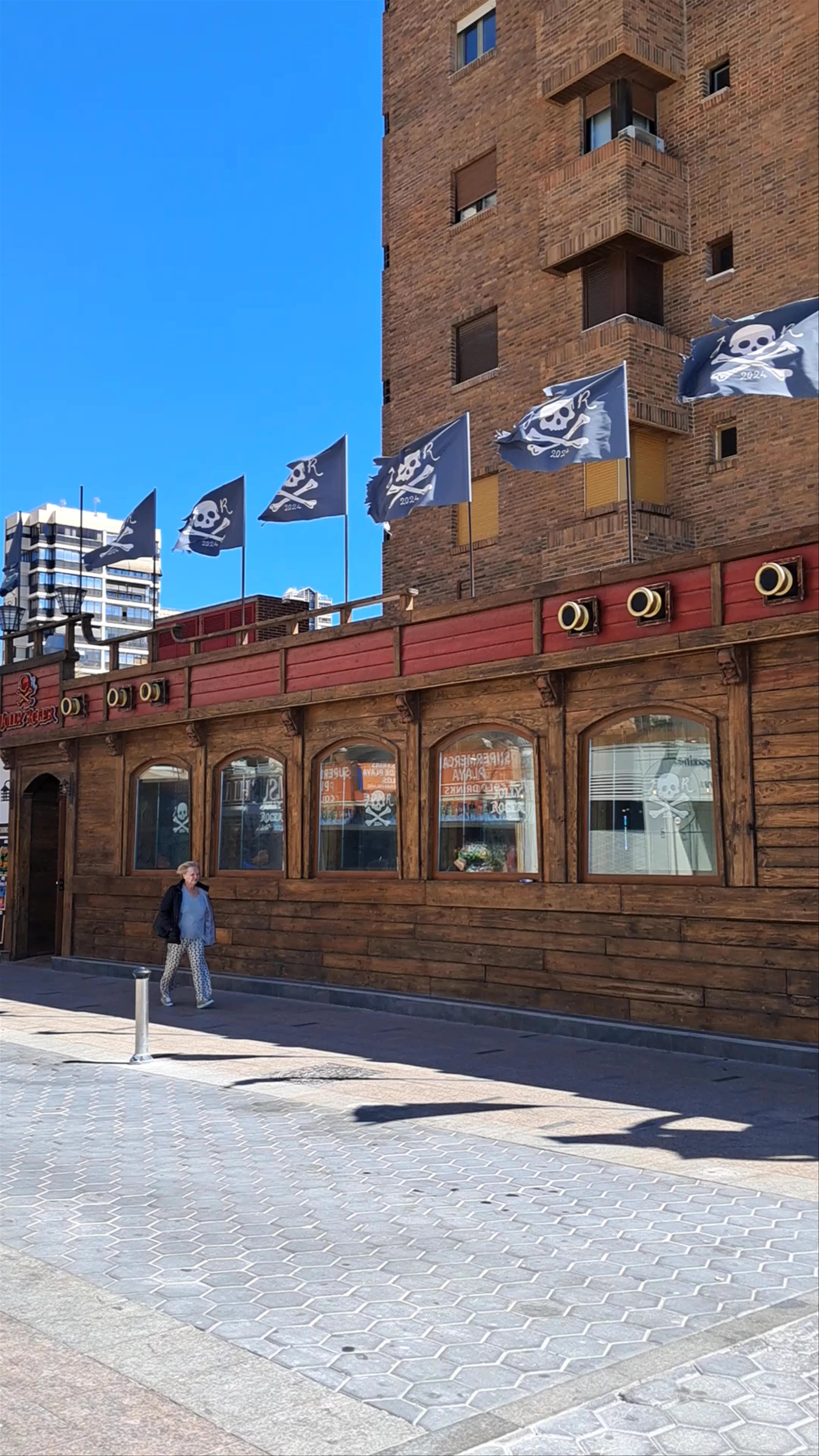 Jolly Roger Beach Bar Benidorm