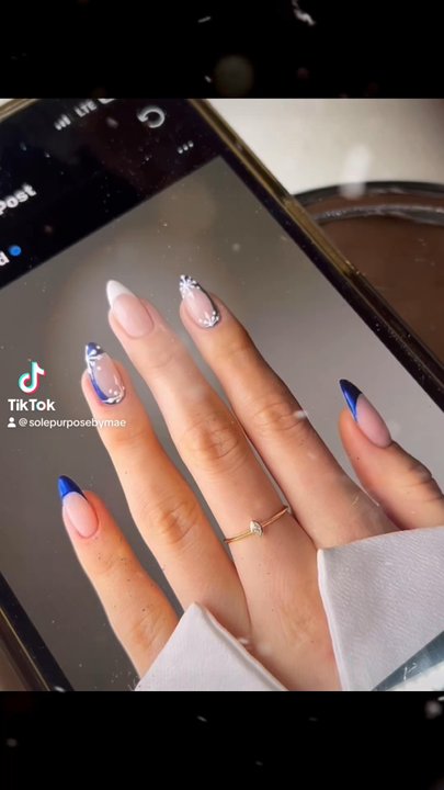 Sole Purpose By Mae - What she wanted versus what she got Christmas theme - Nail Salons Near Me - Clarksville, Tennessee