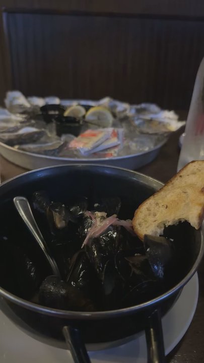 William Jeffrey's Tavern - Mussels and $1 oysters - American Near Me - Arlington, Virginia
