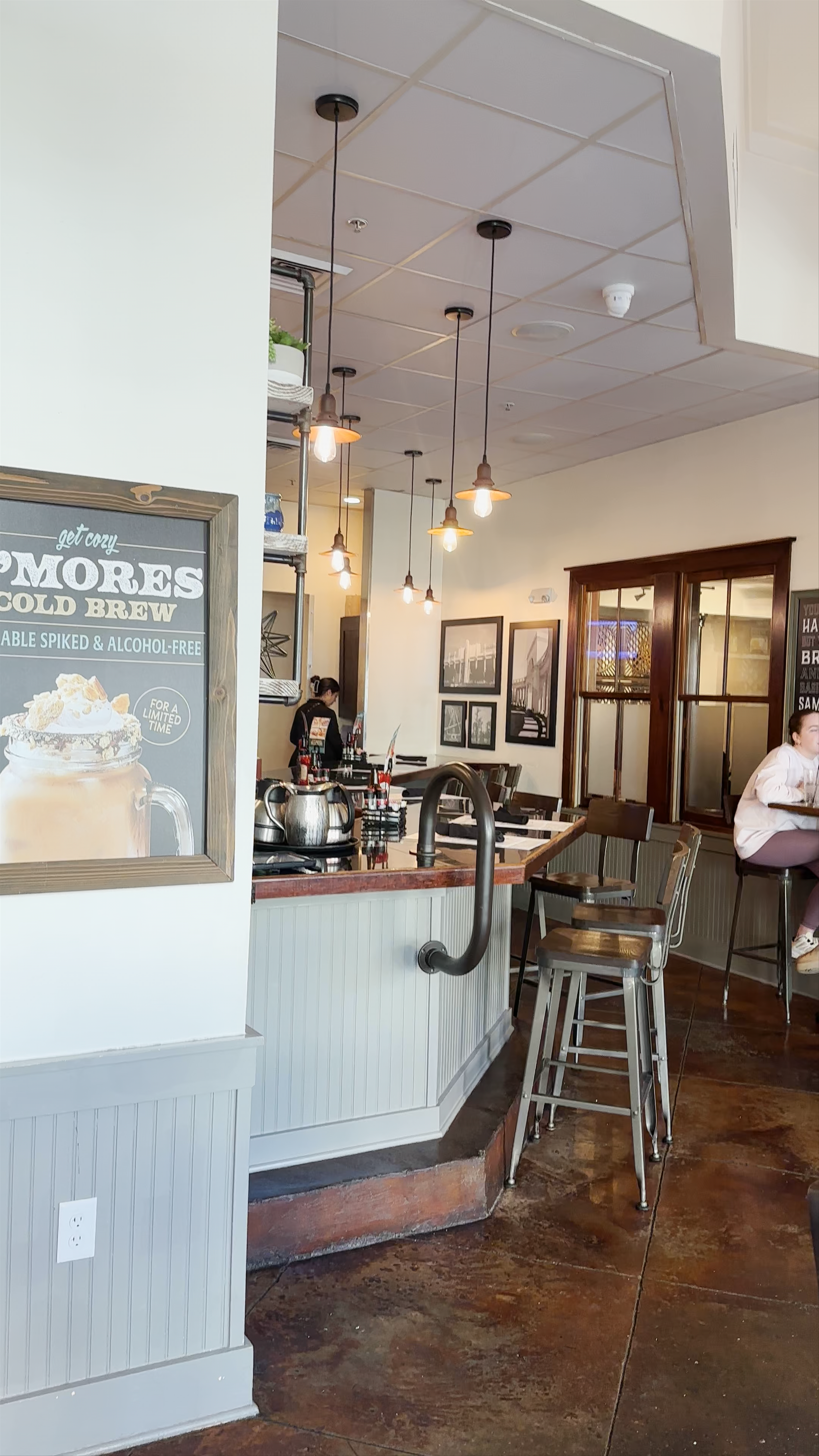 Another Broken Egg Cafe - Cozy Brunch Spot in Lafayette, Louisiana