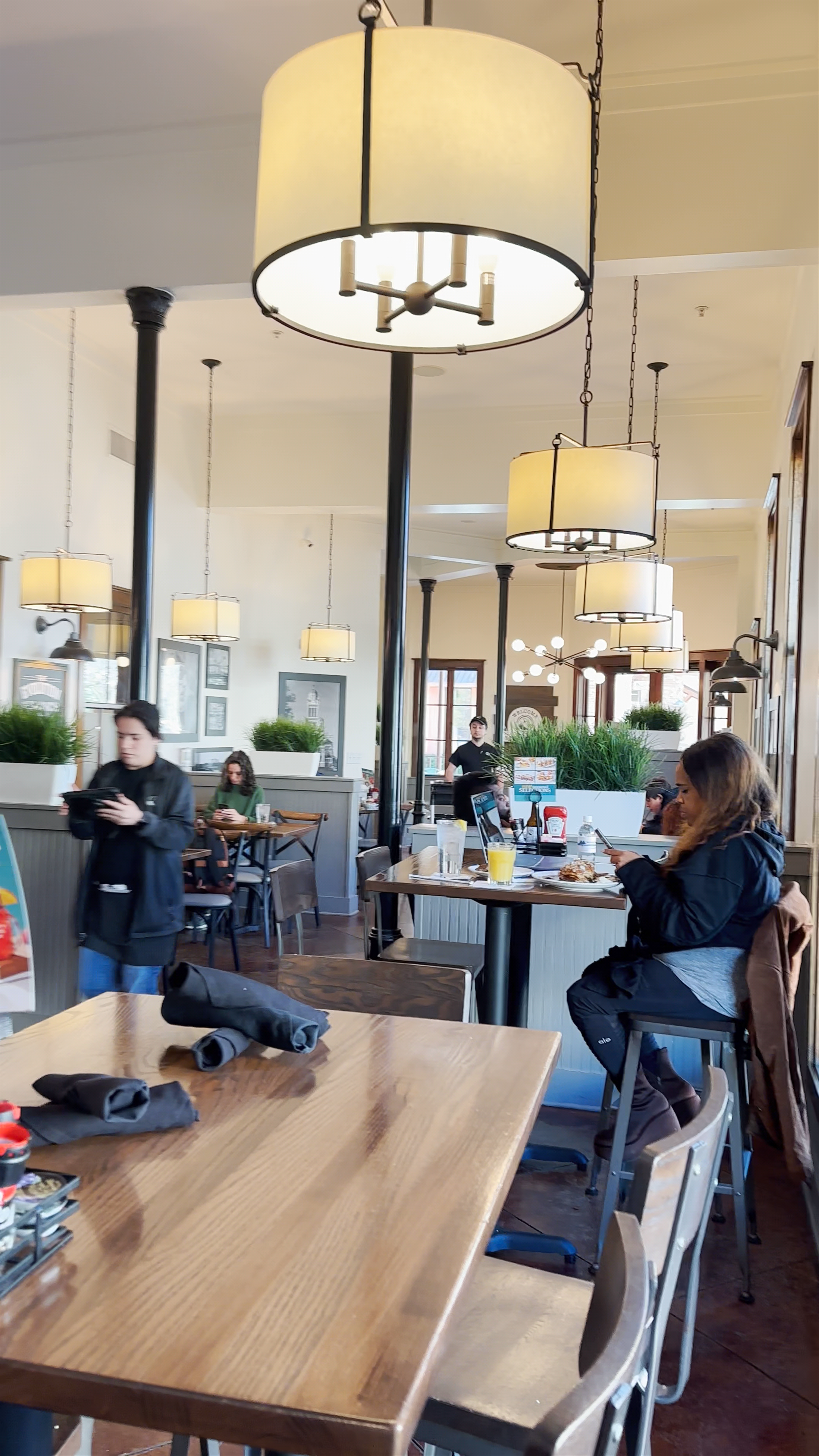 Another Broken Egg Cafe