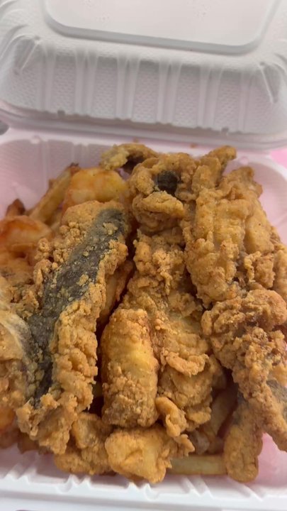 Fish & Chikzzz - Soul Food Near Me - New Windsor, New York
