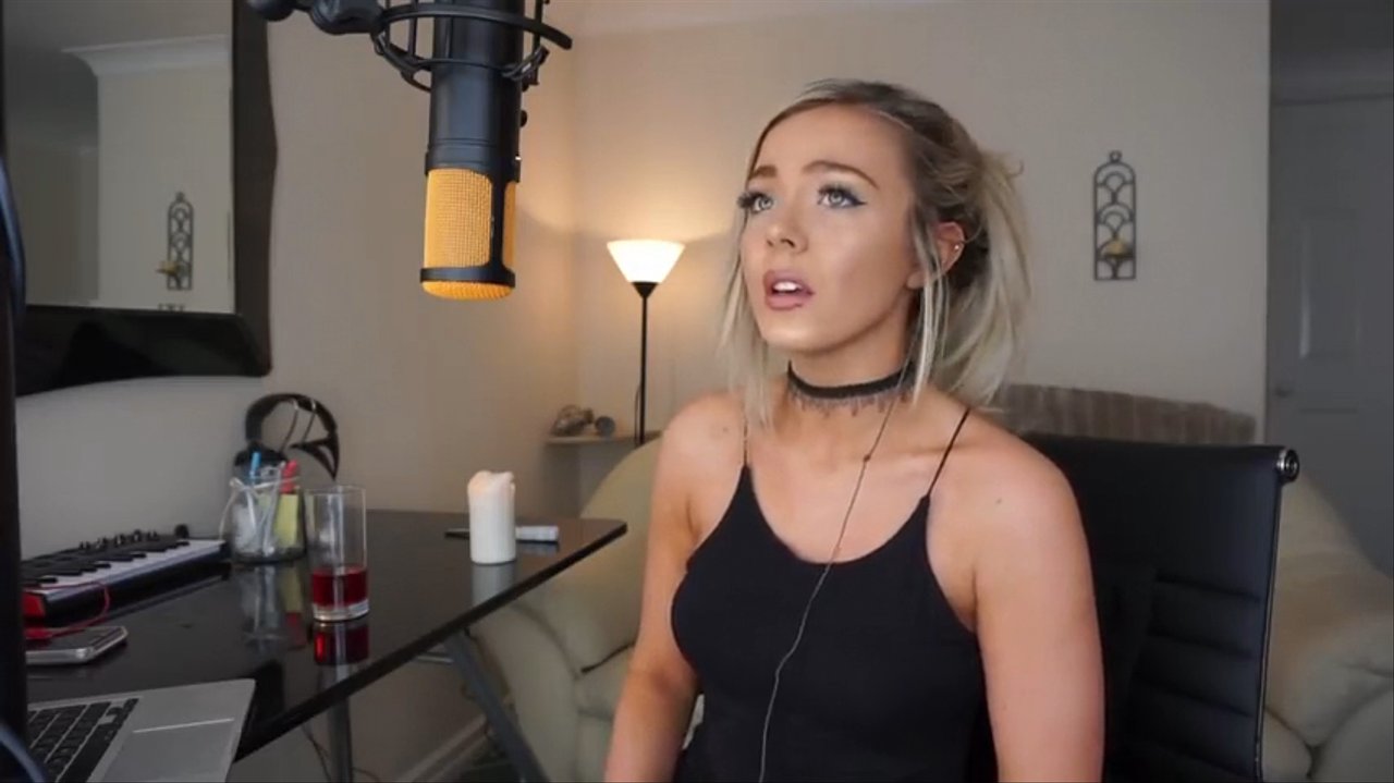 Samantha Harvey - Supermarket Flowers - video 3