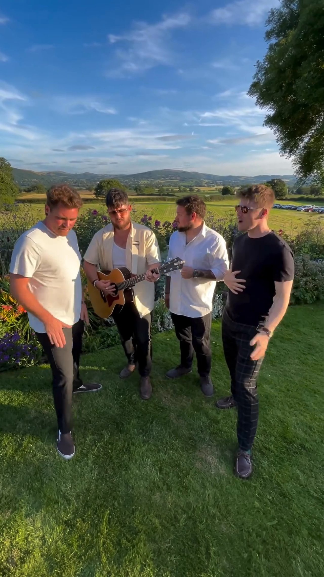 The Beat Chiefs - MMMBop - video