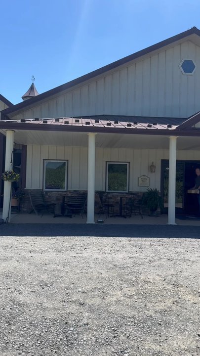 Pearmund Cellars - A hidden gem - Wineries Near Me - Broad Run, Virginia