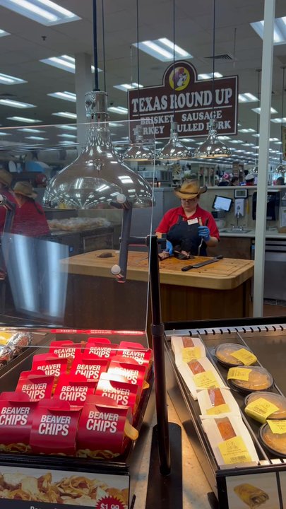 Buc-ee's - Inside - Gas Stations Near Me - Baytown, Texas