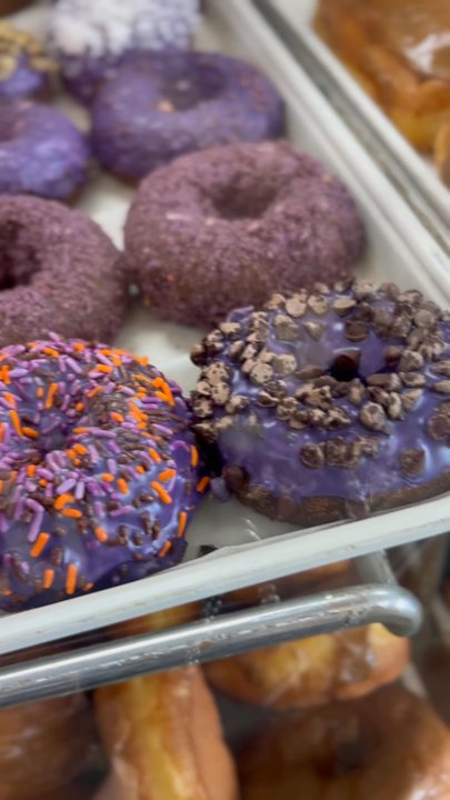 Donuts & Yogurt - These are some really good donuts! I also tried the Thai Tea and it was really good. - Ice Cream & Frozen Yogurt Near Me - Tracy, California