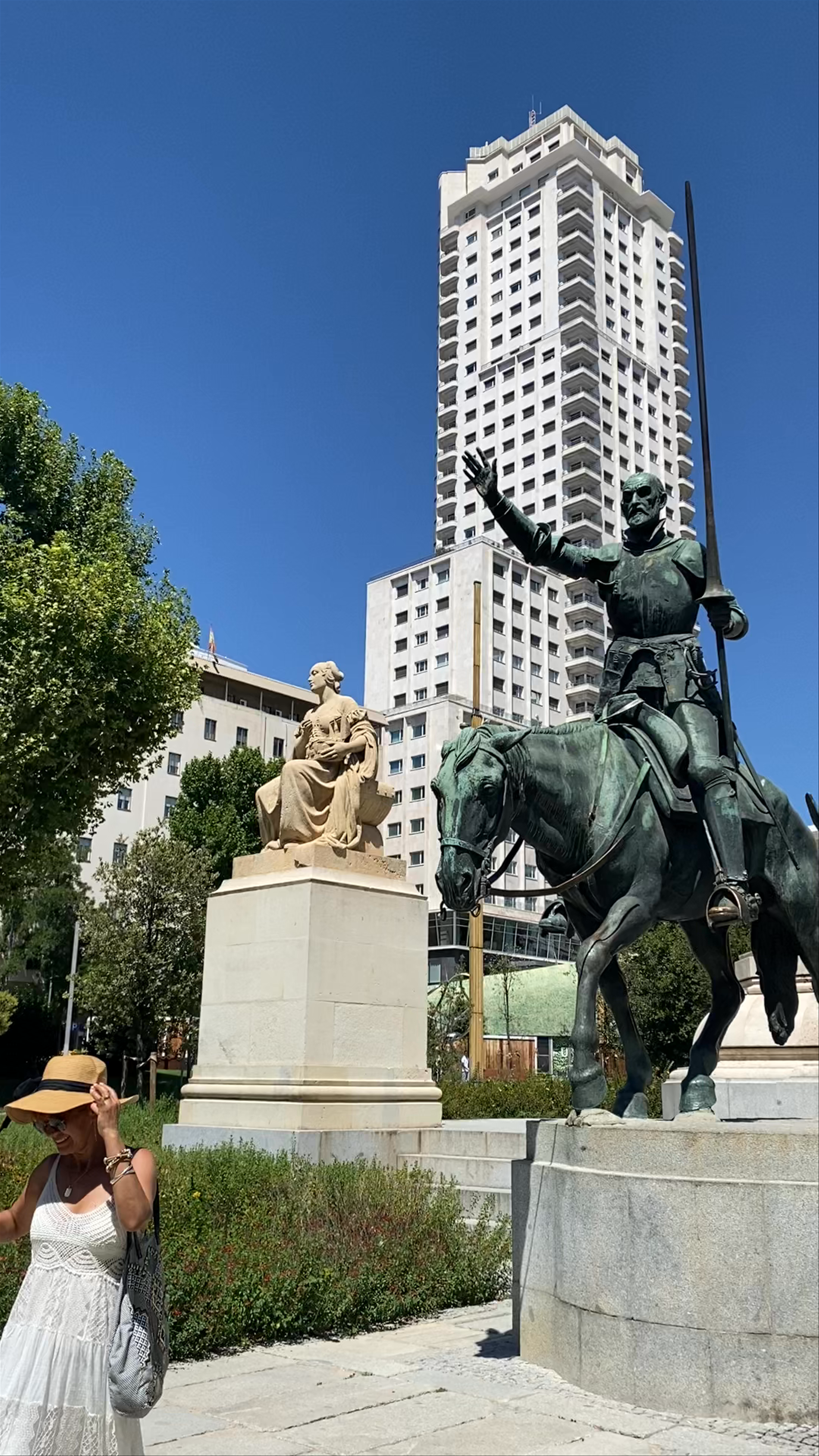 Monumento a Don Quijote de La Mancha at Plaza de España, Madrid