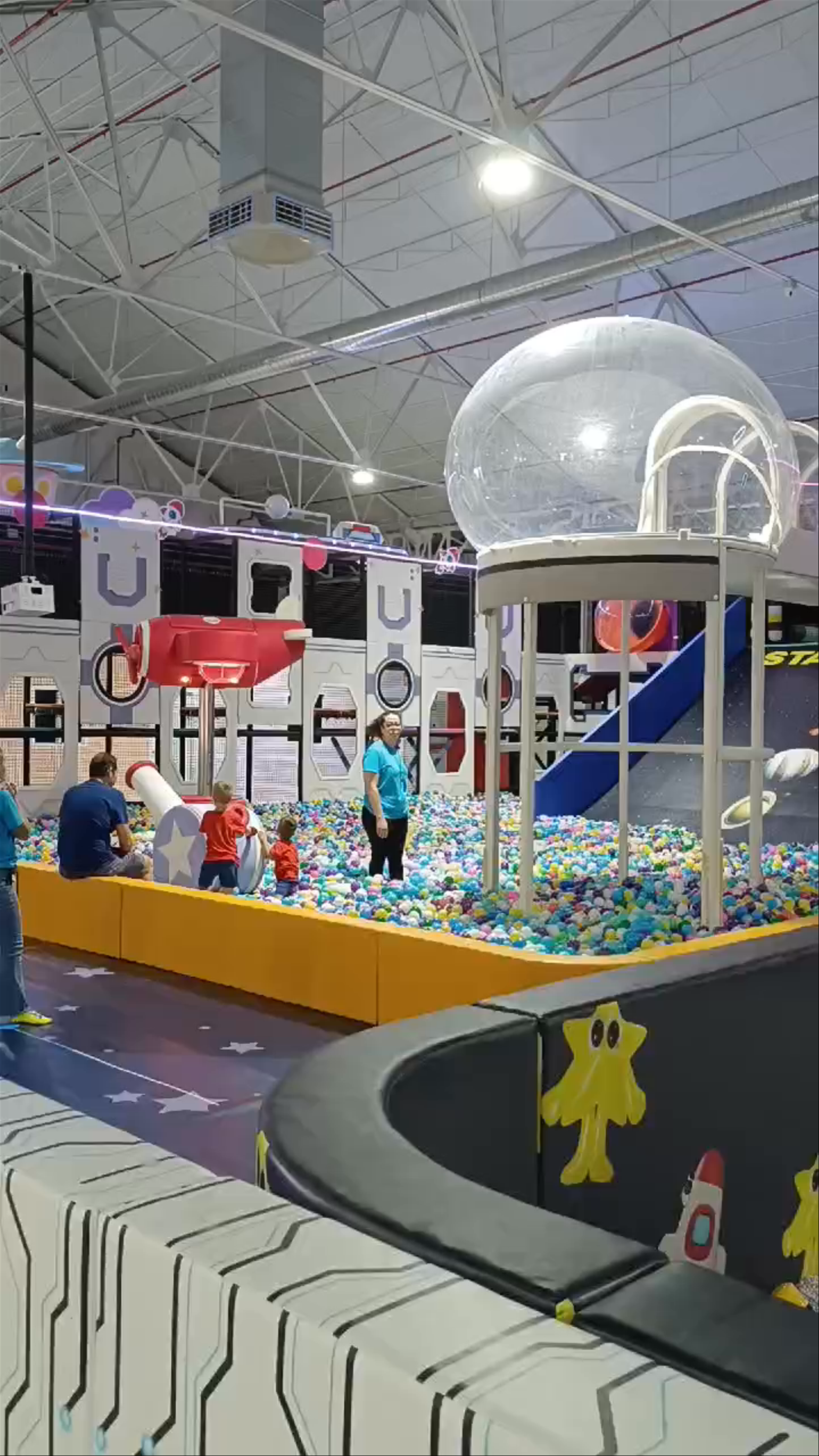 Star Jump Park Indoor Playground Fun in Puente Tocinos, Spain