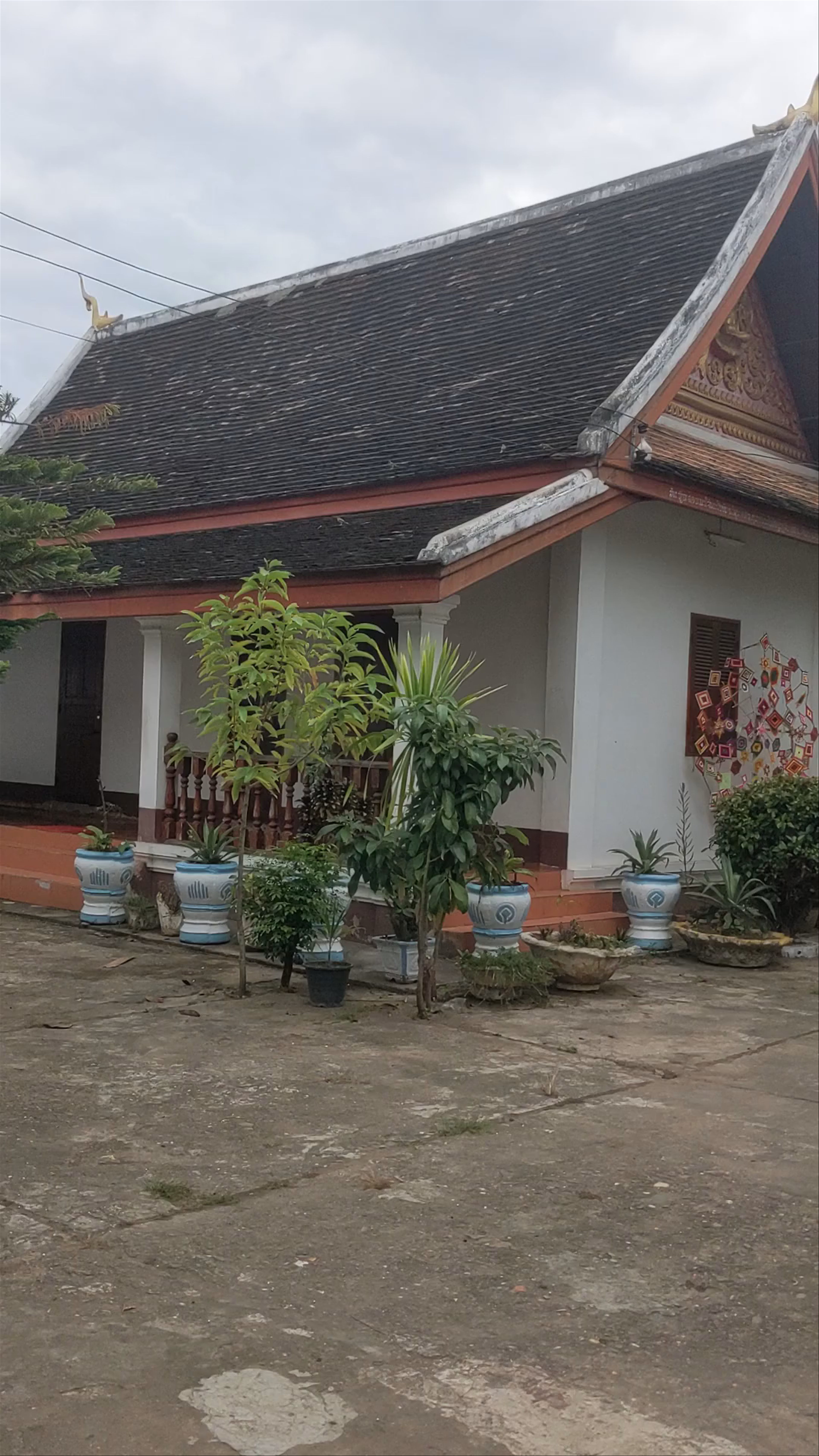 Wat Phonxay Xayxana SongKham: Serene Temple in Luang Prabang, Laos
