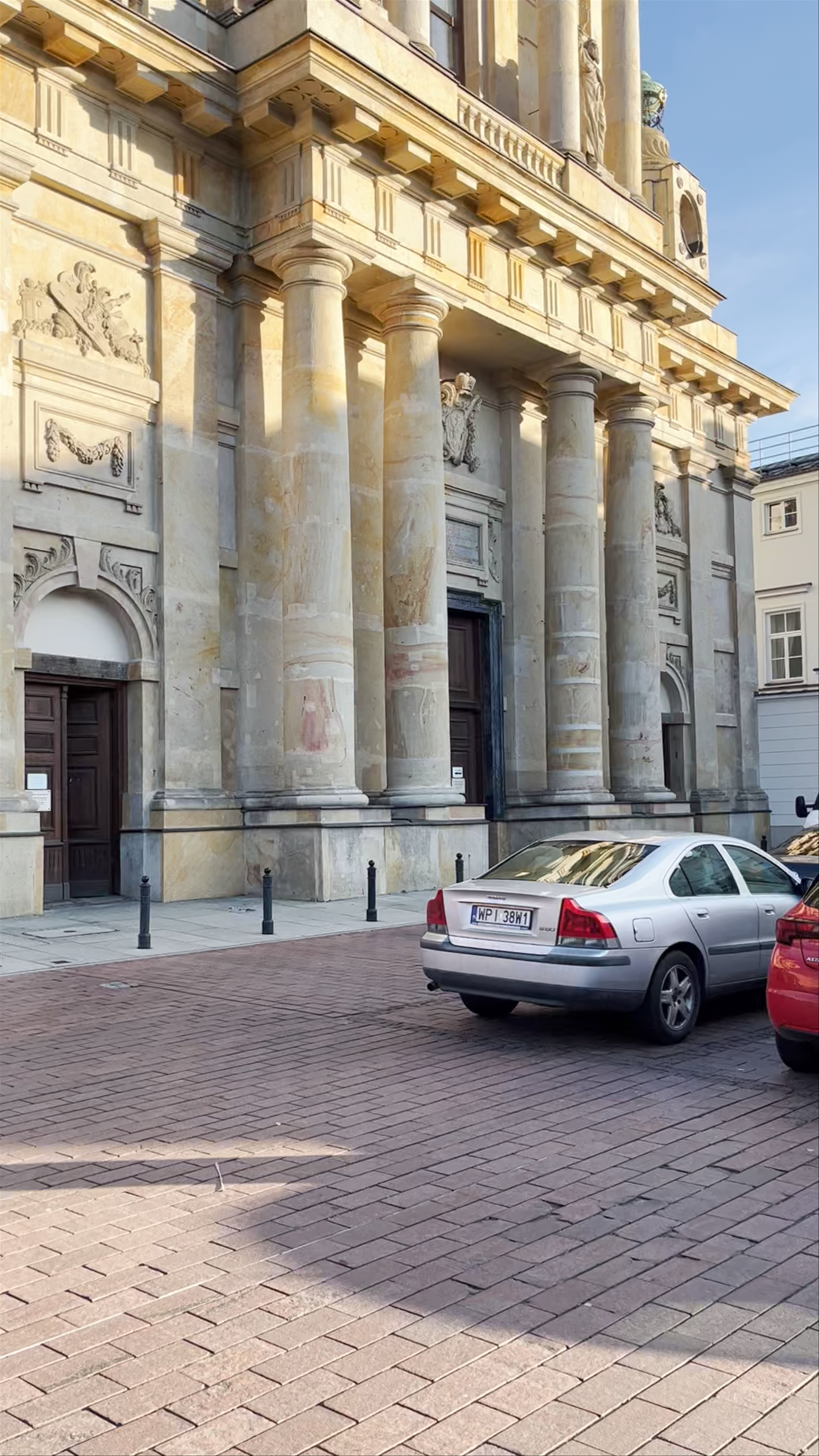 Carmelite Church in Warsaw: Baroque Grandeur at Krakowskie Przedmieście