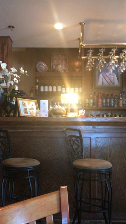 Manee Thai Restaurant - Inside restaurant - Thai Near Me - Ballwin, Missouri