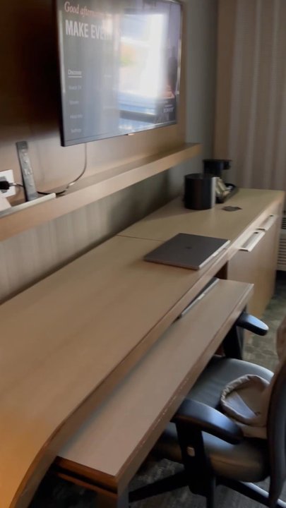 Courtyard by Marriott Livermore - Walkthrough room - Hotels Near Me - Livermore, California