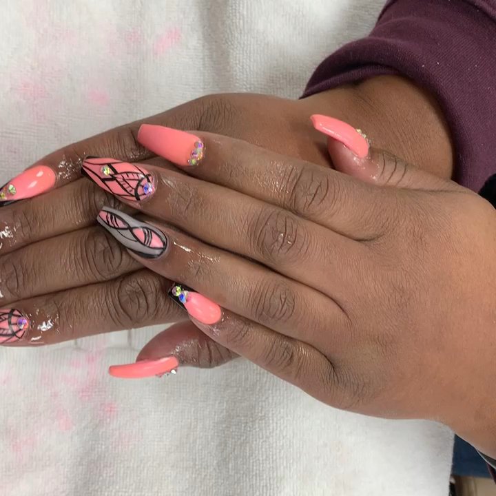 Tulip Nails at Brookside - Nail Salons Near Me - Newark, Delaware