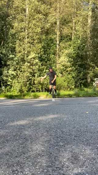 riu set: 180 flip - fakie flip