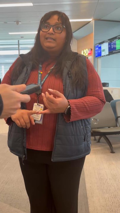 United Airlines - The supervisor CYNTHIA SHEARD (which she refused to give her full name because they know they were in the wrong) - Airlines Near Me - Newark, New Jersey