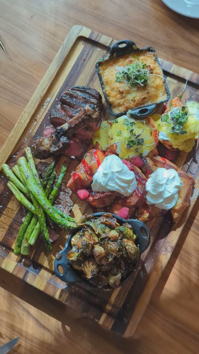 STK Steakhouse - Steak, Lobster Benedict, Asparagus, Potatos - Steakhouses Near Me - Chicago, Illinois