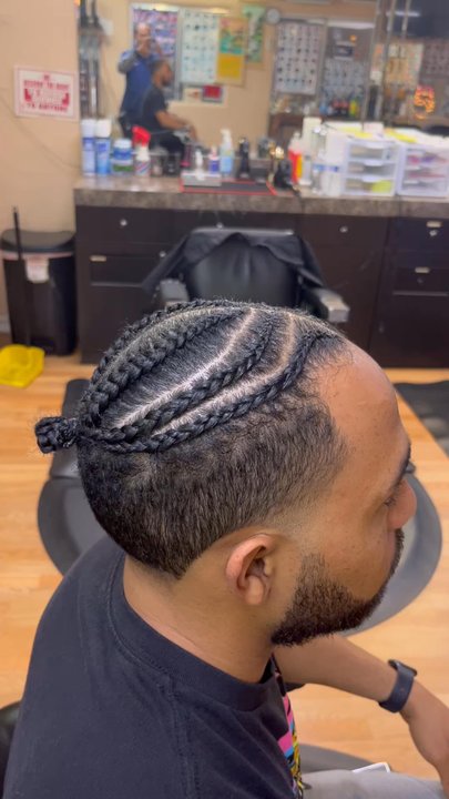 The New Barber Shop - Bryan put his foot into this haircut and beard line-up! - Barbers Near Me - Long Beach, California