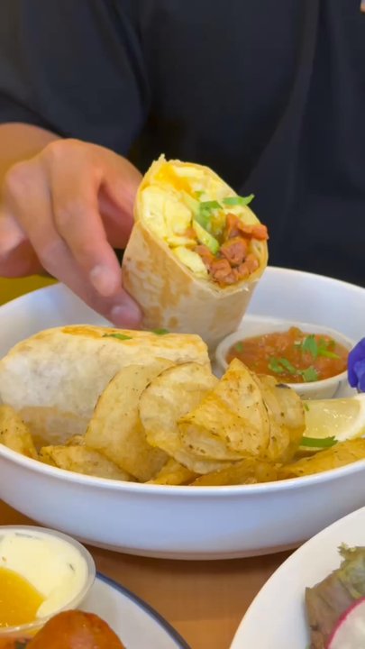 Sunshine & Pineapple - Breakfast Burrito - Breakfast & Brunch Near Me - Honolulu, Hawaii