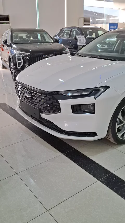 فورد تورس Titanium 2026