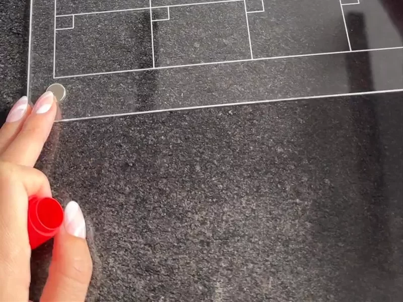 Acrylic magnetic