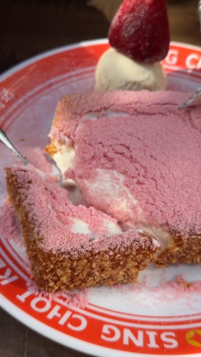 Sing NYC - Pink Hk Style French Toast With Strawberry - Chinese Near Me - New York, New York