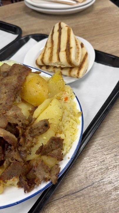 Zet's Restaurant - Diners Near Me - Mississauga, Ontario