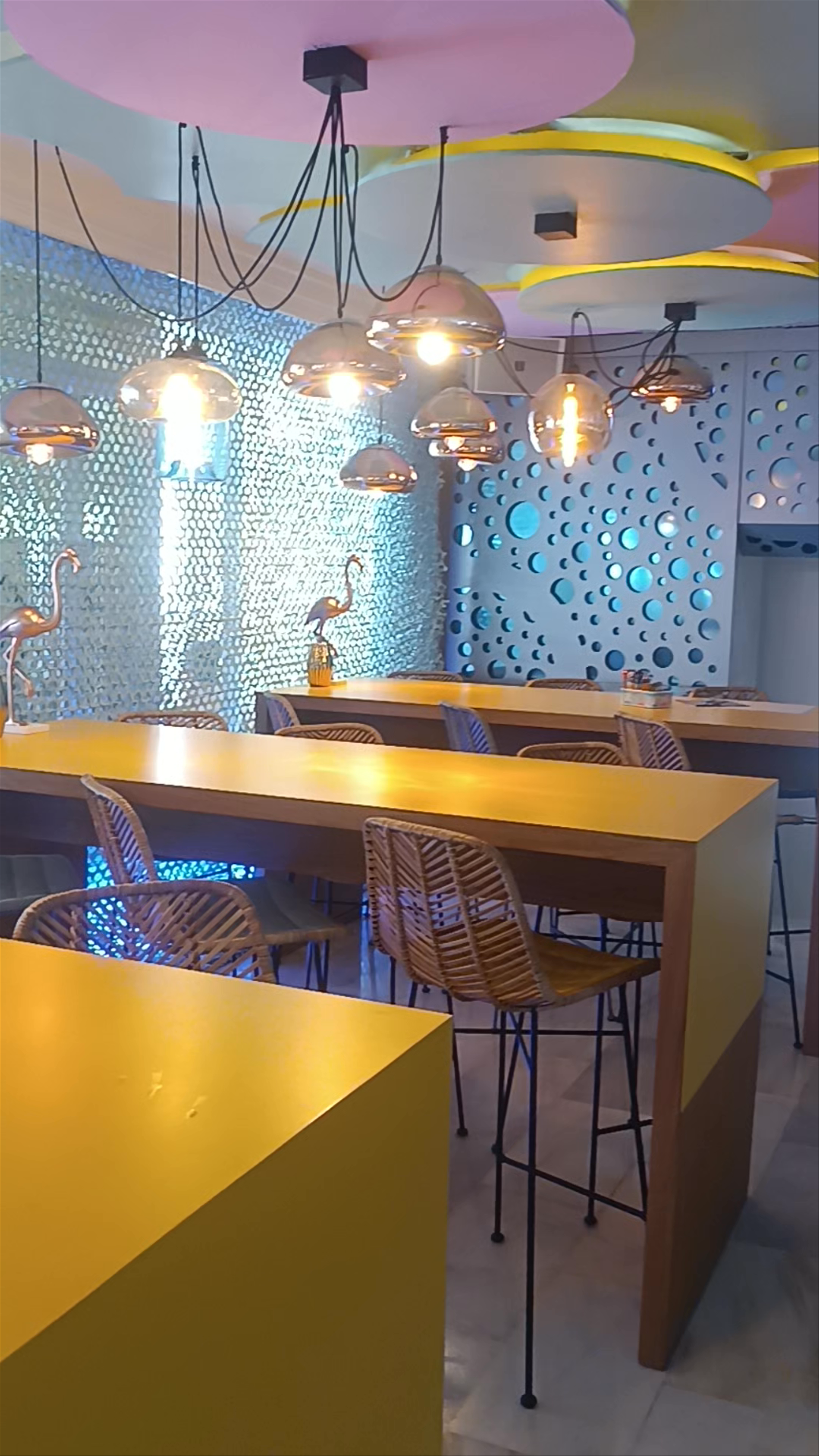 Sotavento Club Apartments - Vibrant Coastal Lounge in Torrenova, Spain