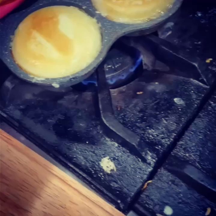 Yunnan Kitchen - Making of Yunnan Rice Pancake! 米漿粑粑製作過程 - Szechuan Near Me - Boston, Massachusetts