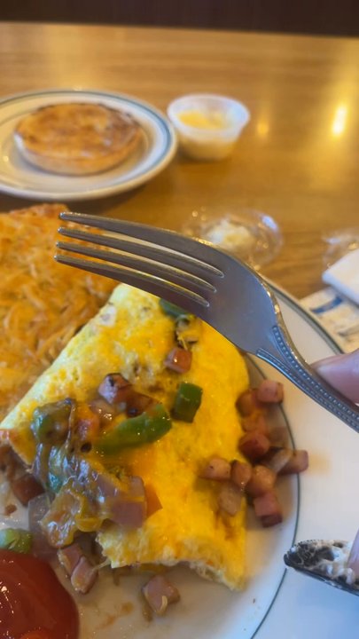 Crackin’ & Stackin’ - Dirty on the fork - Breakfast & Brunch Near Me - Medford, Oregon
