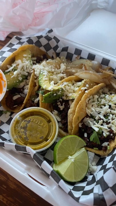 La Generala - Carnitas mixtli street tacos - Food Trucks Near Me - San Antonio, Texas