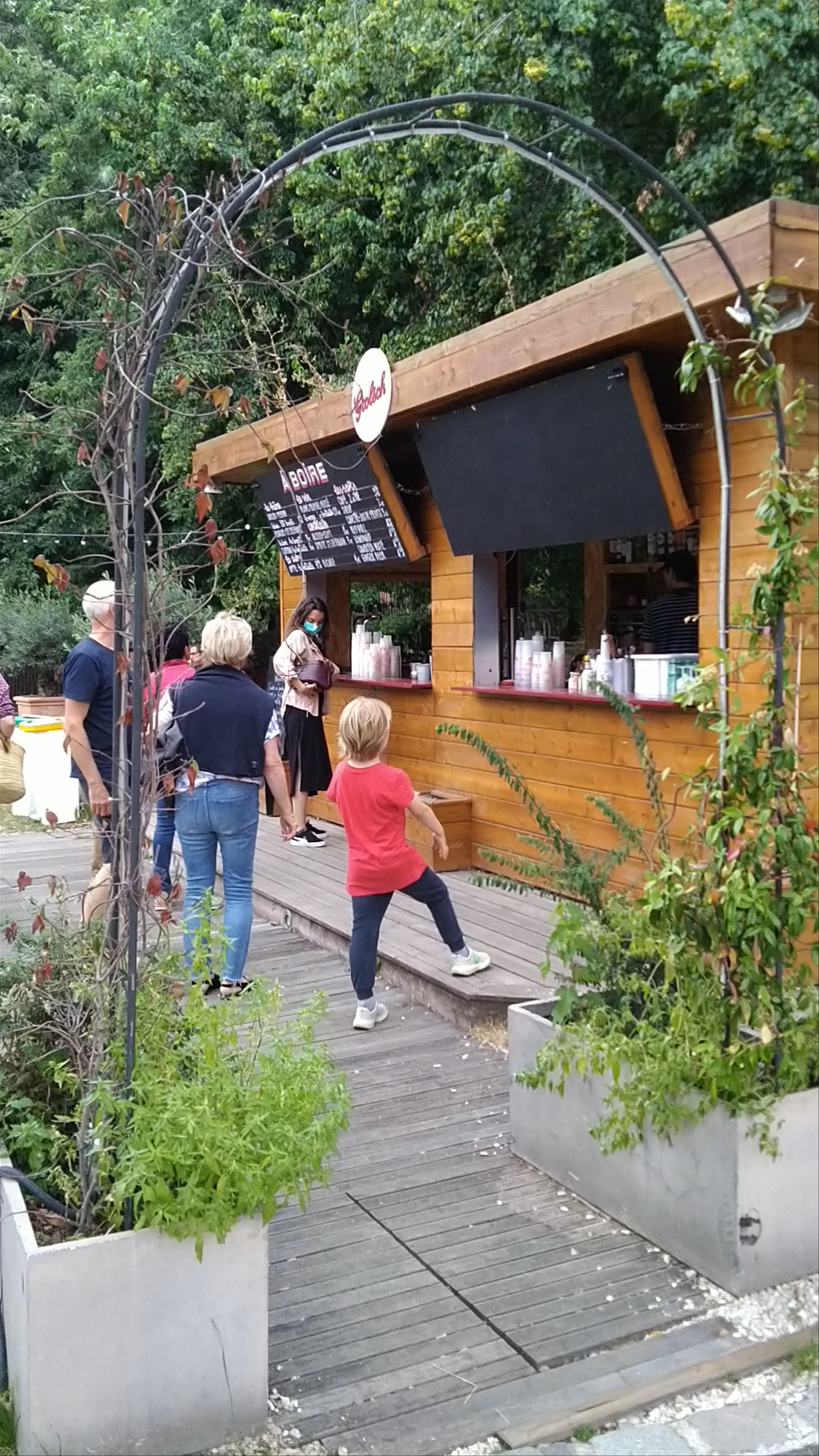 Le Jardin de la Petite Halle: A Charming Outdoor Spot in Paris