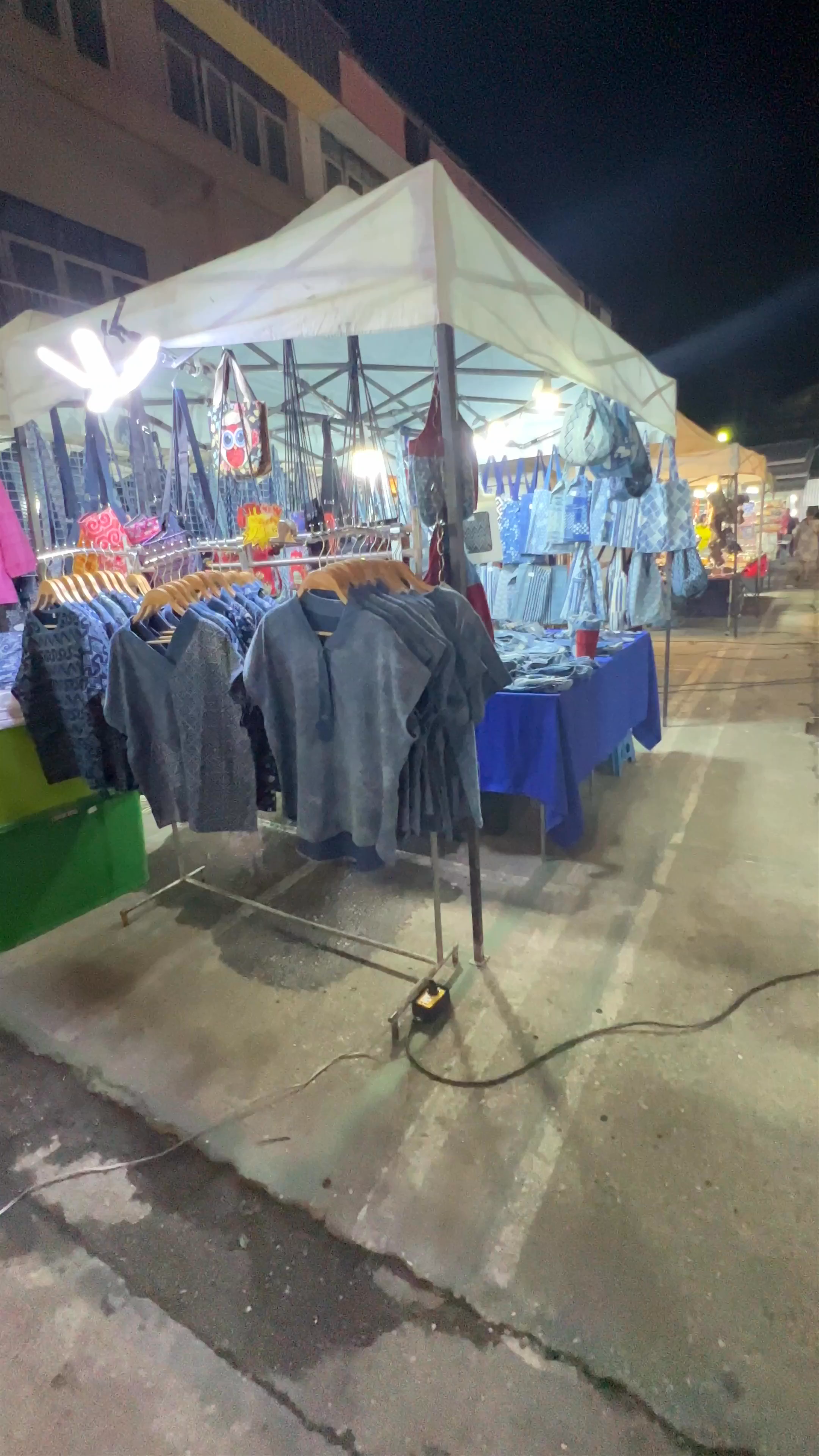 Chiang Rai Night Bazaar: Vibrant Night Market Experience
