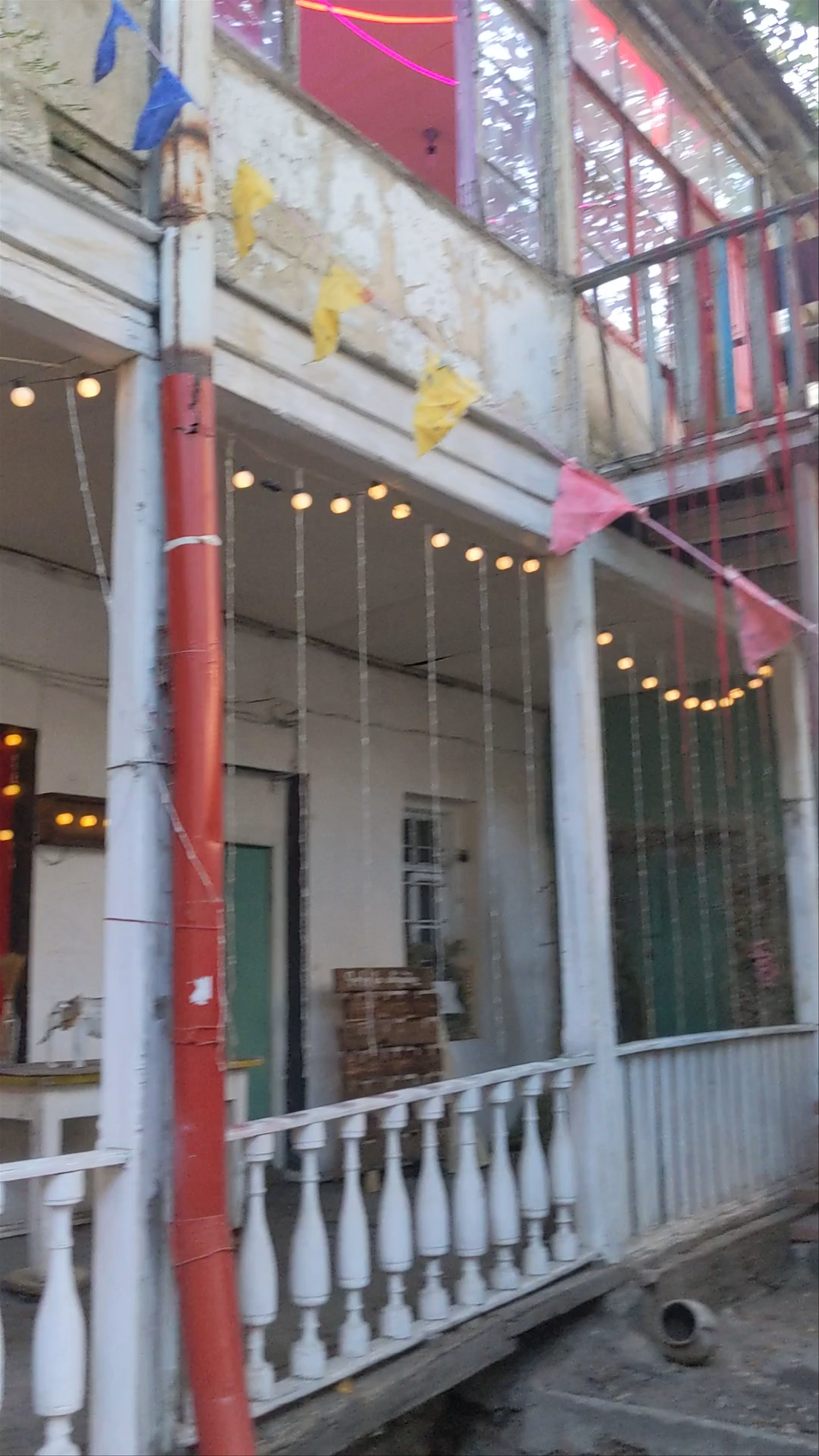 Dalan Art Gallery and Cafe Abovyan 12