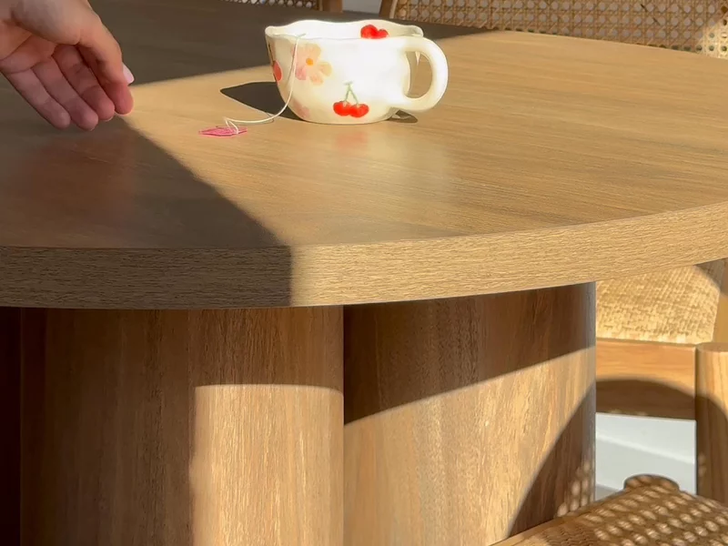 Mocka Dining table & chairs