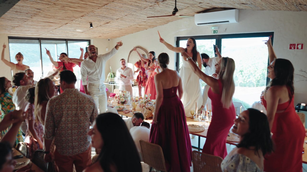 Teenage Dirtbag - Dinner Performance Algarve - video