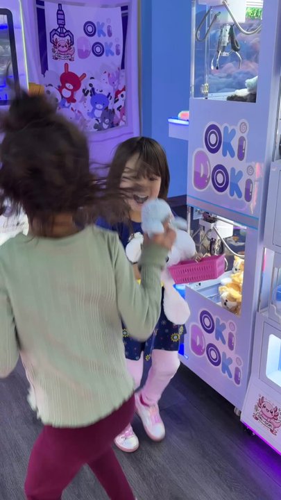 Oki Doki Cranes - Little 5 year olds celebrating their wins - Arcades Near Me - Garden Grove, California