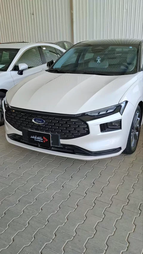 Ford Taurus تيتانيوم 2024